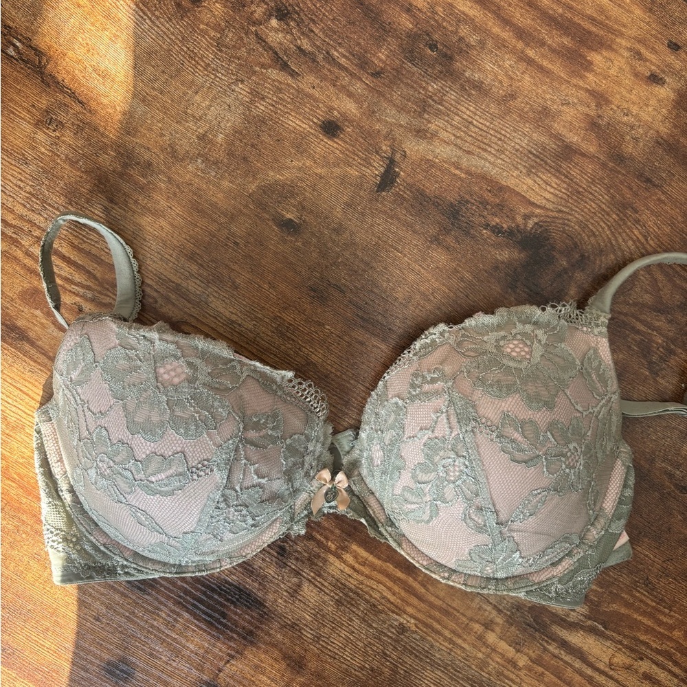 Victoria's Secret Lace Bra in Olive and Beige